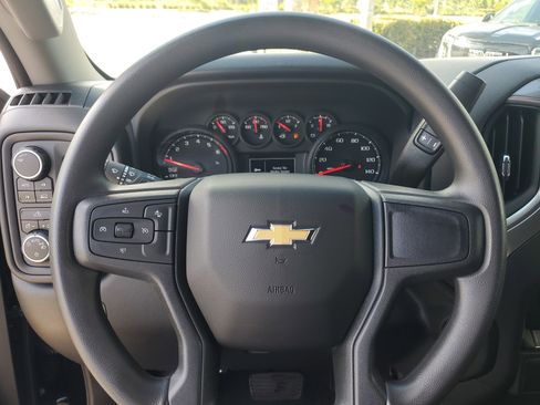 Used 2025 Chevrolet Silverado 1500 Custom image 18