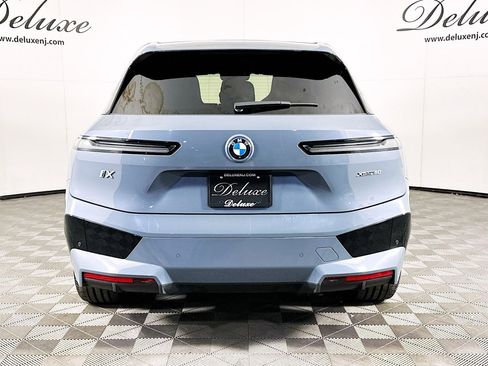 Used 2022 BMW iX xDrive50 w/ Premium Package image 5