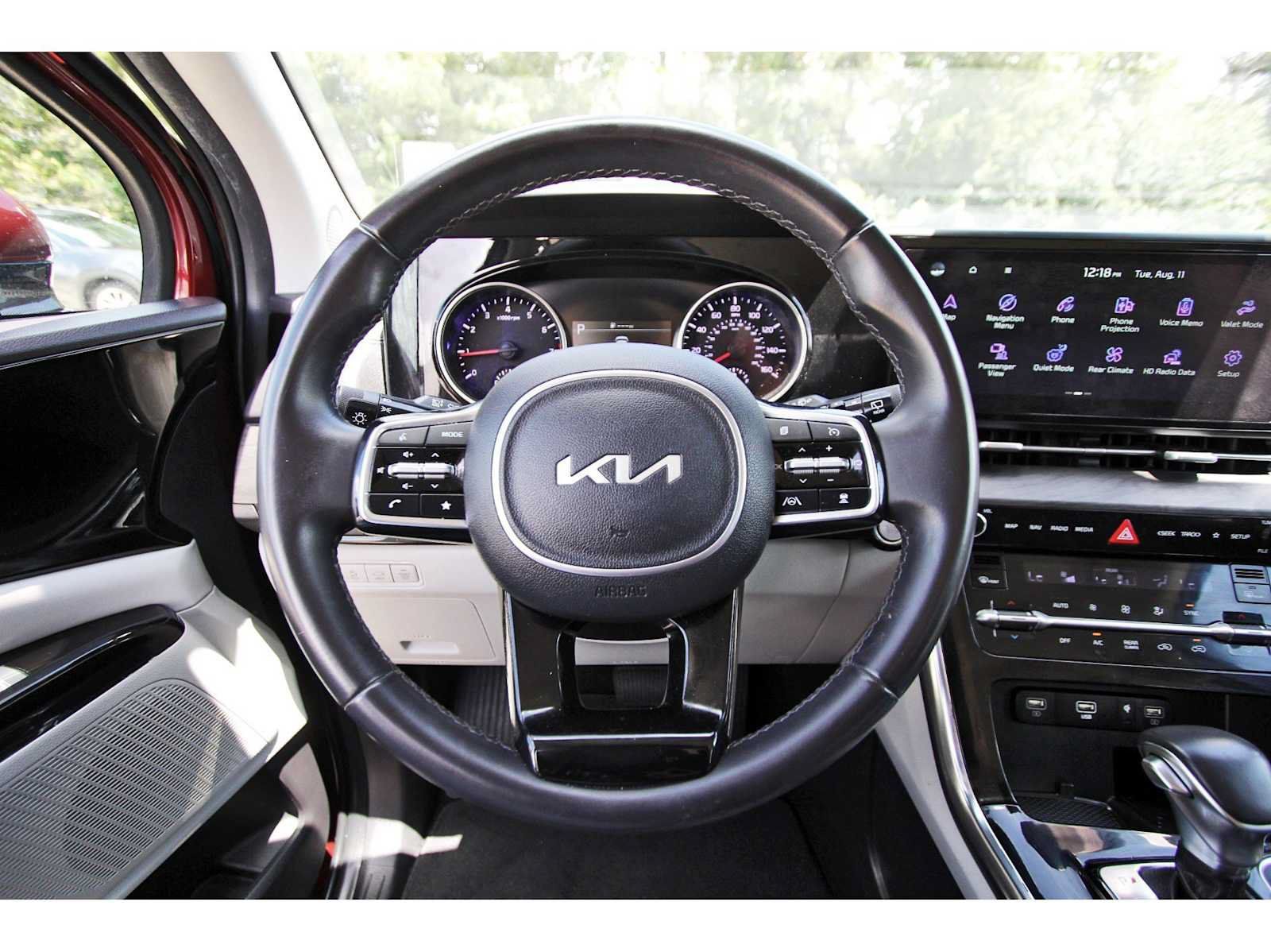 Used 2024 Kia Carnival EX FWD image 14