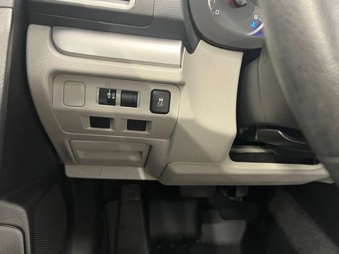 Used 2017 Subaru Forester 2.5i Premium w/ All-Weather Package image 25