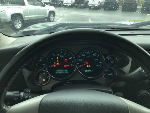 Used 2013 Chevrolet Silverado 2500 LT w/ Interior Plus Package image 16