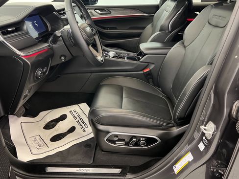 New 2024 Jeep Grand Cherokee L Overland w/ Advanced Protech Group III image 17