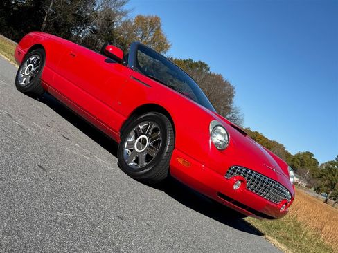 Used 2004 Ford Thunderbird image 30