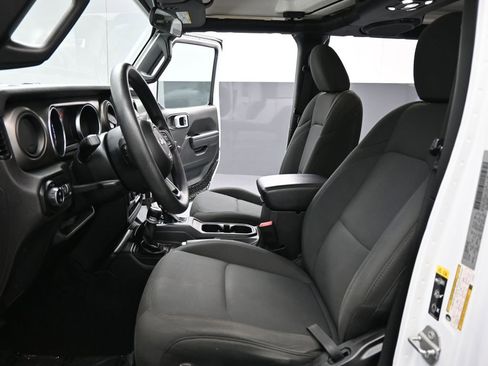 Used 2020 Jeep Gladiator Sport image 10