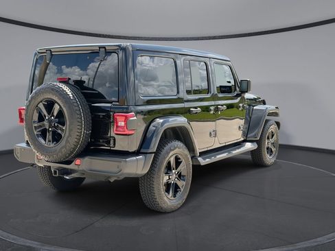 Used 2021 Jeep Wrangler Unlimited Sahara AWD/4WD image 11