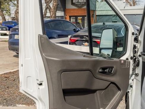 Used 2020 Ford Transit 350 XL image 17