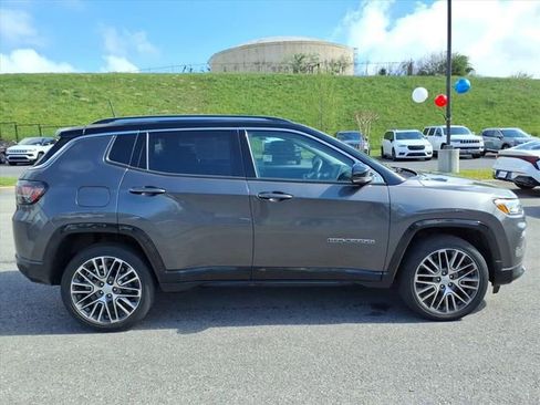 Used 2022 Jeep Compass Limited w/ Elite Group AWD/4WD image 3