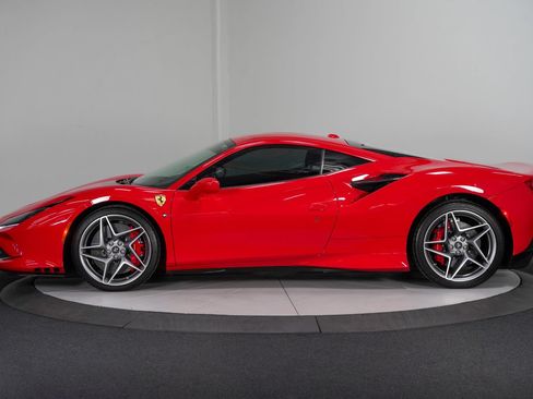 Used 2022 Ferrari F8 Tributo RWD image 7