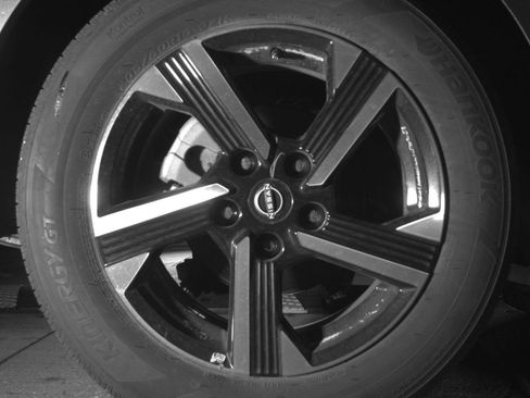 Used 2025 Nissan Sentra SV FWD image 18