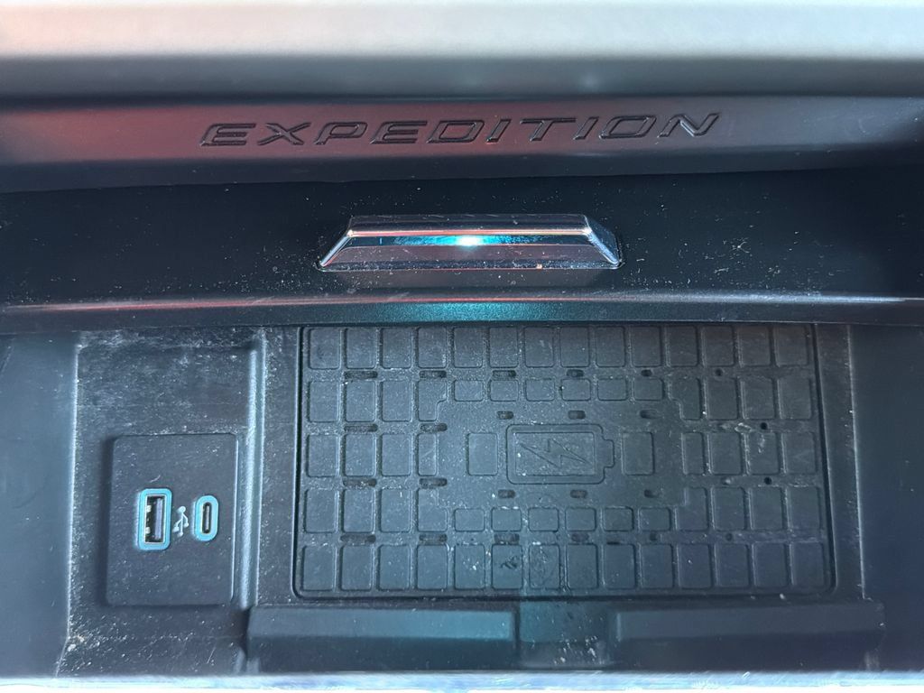 Used 2022 Ford Expedition Max XLT RWD image 42