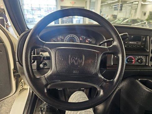 Used 2001 Dodge B2500 Passenger RWD image 9