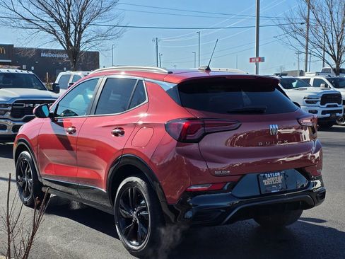 Used 2024 Buick Encore GX Sport Touring image 7