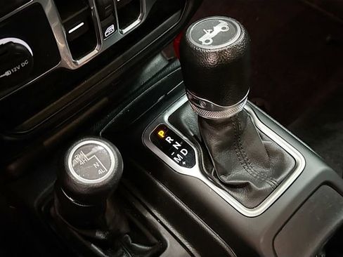 Used 2018 Jeep Wrangler Unlimited Sport S image 17