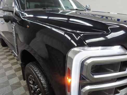 Used 2024 Ford F250 Platinum image 32