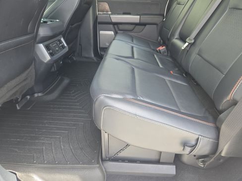 Used 2023 Ford F250 Lariat w/ Black Appearance Package AWD/4WD image 32