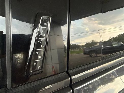 Used 2022 Chevrolet Tahoe Z71 AWD/4WD image 12