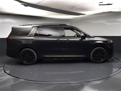Certified 2025 Kia Carnival SX Prestige image 8