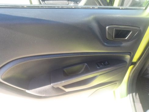 Used 2011 Ford Fiesta SES image 16