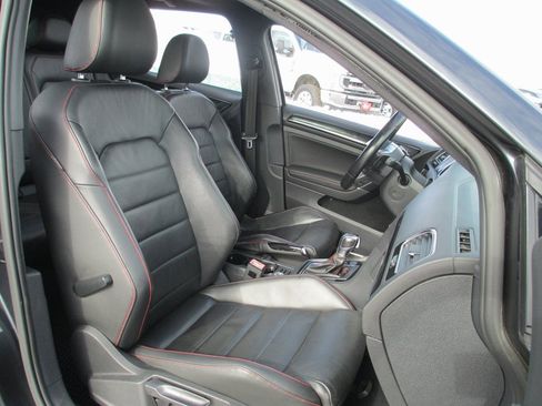 Used 2016 Volkswagen GTI Autobahn image 16