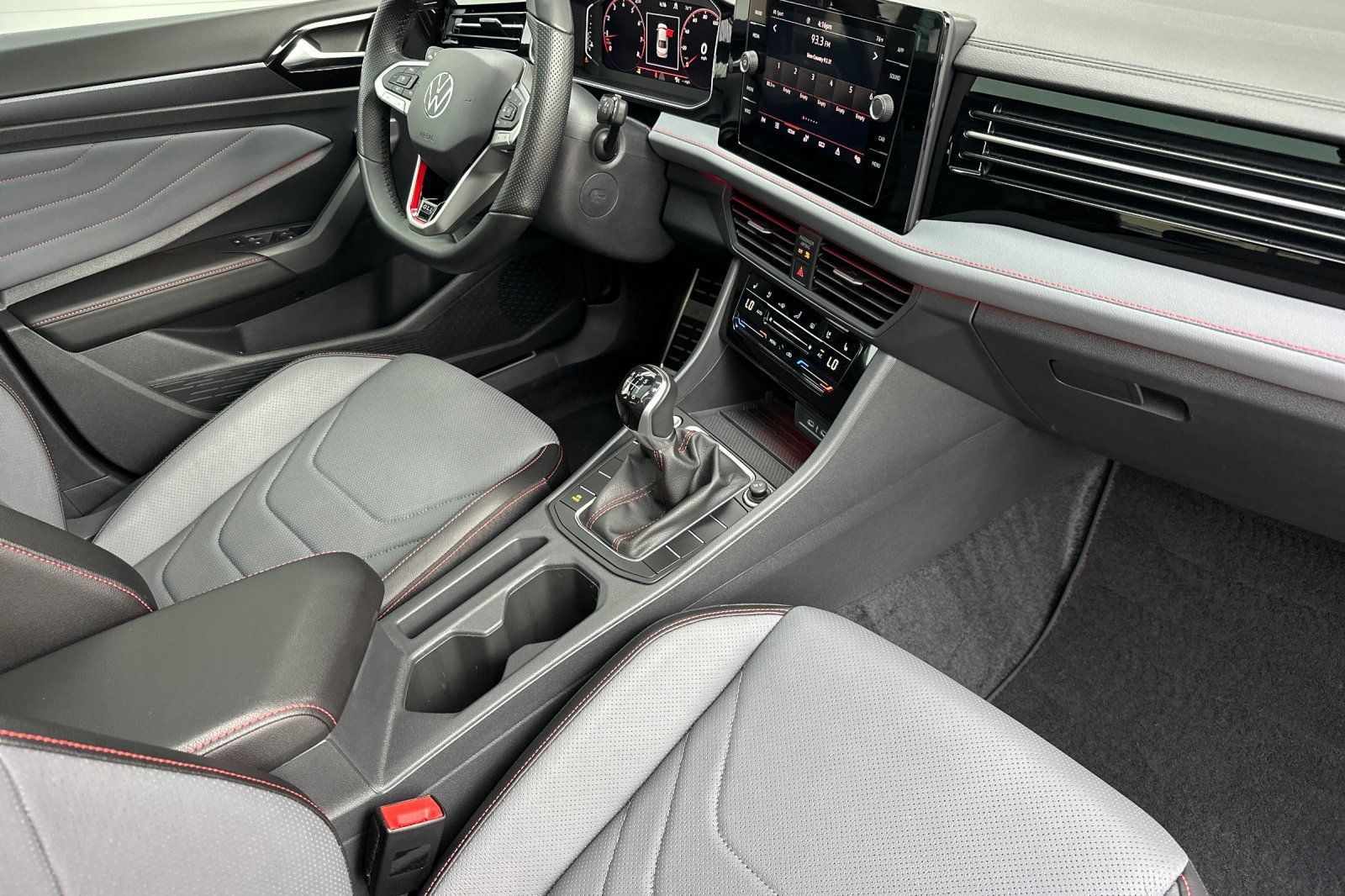Used 2026 Volkswagen Jetta GLI Autobahn FWD image 15