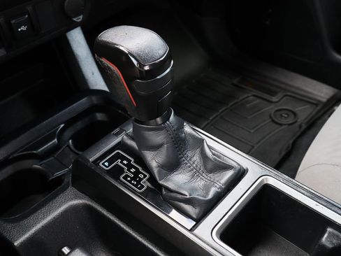 Used 2020 Toyota Tacoma SR image 17