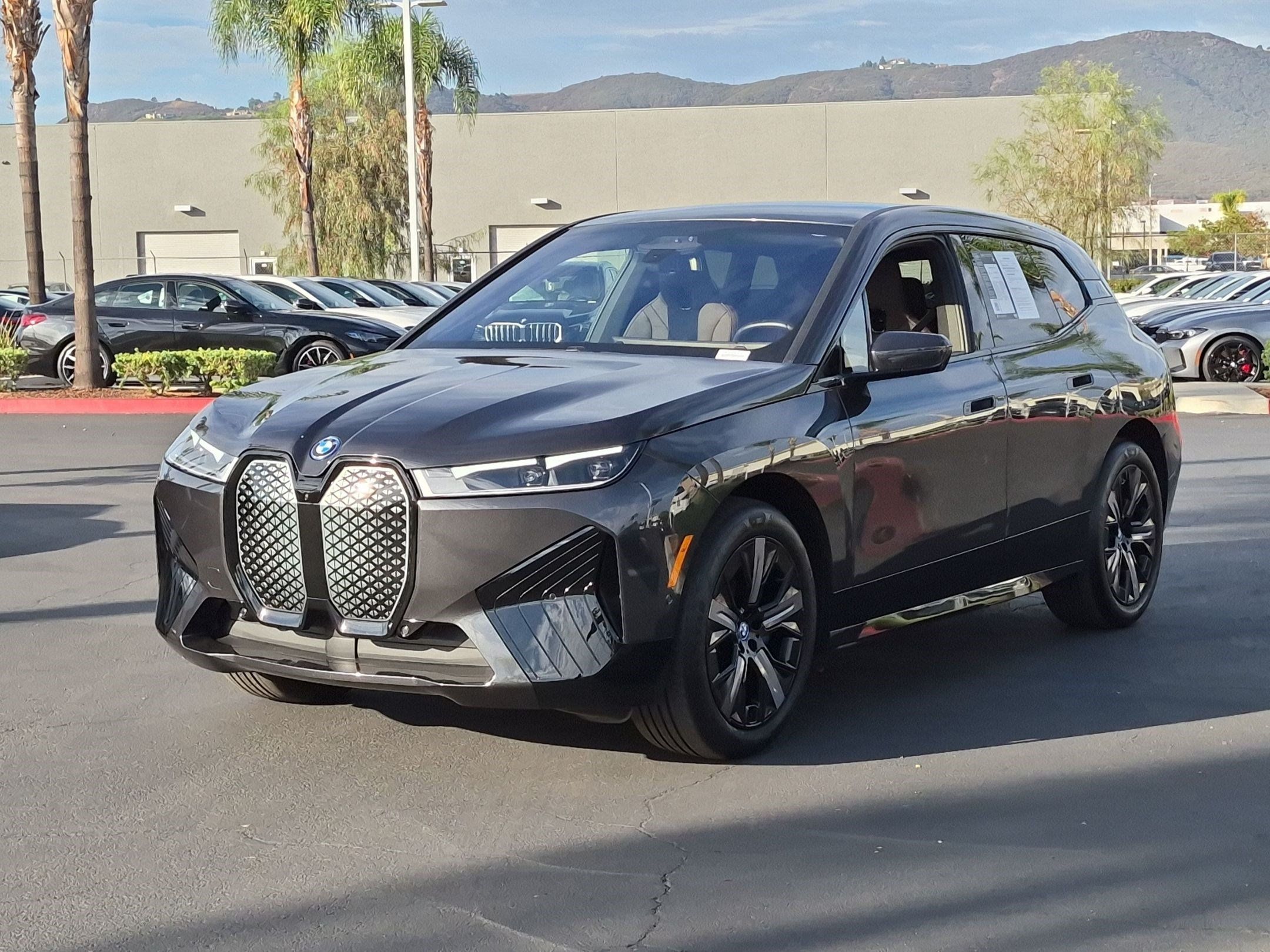 Certified 2025 BMW iX xDrive50 AWD/4WD image 5