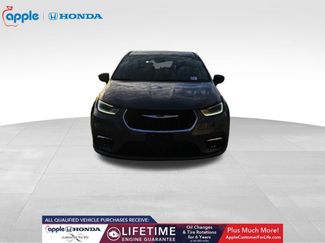 Used 2023 Chrysler Pacifica Touring-L video 2