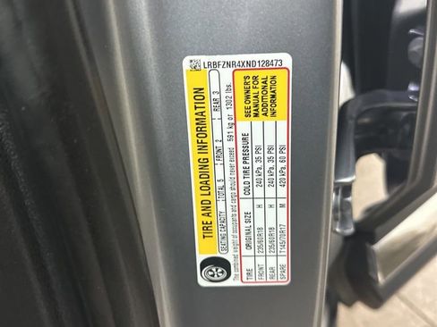 Used 2022 Buick Envision Essence w/ Safety Package image 37