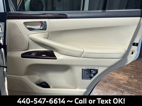 Used 2013 Lexus LX 570 4WD w/ Luxury Pkg image 22
