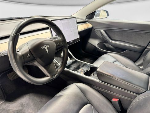 Used 2018 Tesla Model 3 Long Range RWD image 17