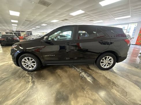 Used 2020 Chevrolet Equinox LS w/ LS Convenience Package FWD image 7