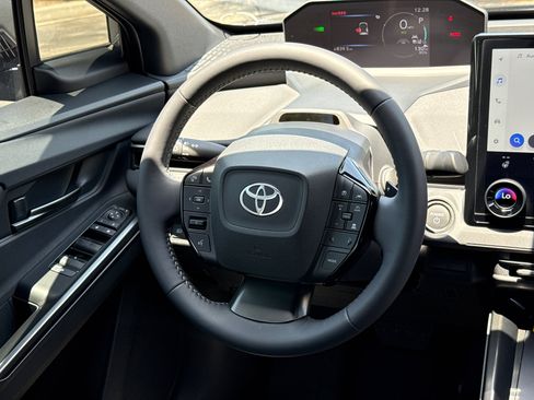 Certified 2026 Toyota bZ FWD image 21