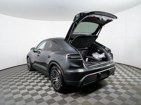Used 2025 Porsche Macan Electric image 34