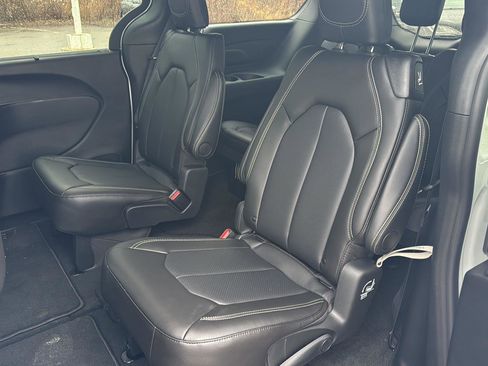Used 2026 Chrysler Voyager LX image 11