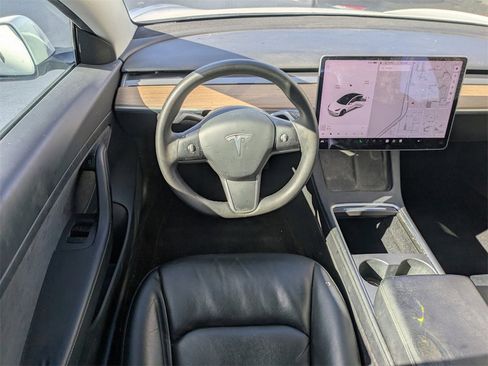 Used 2021 Tesla Model 3 Standard Range Plus image 15