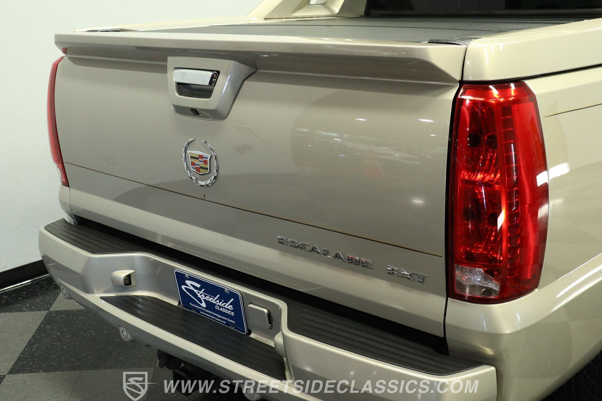 Used 2007 Cadillac Escalade EXT w/ Information Package AWD/4WD image 25
