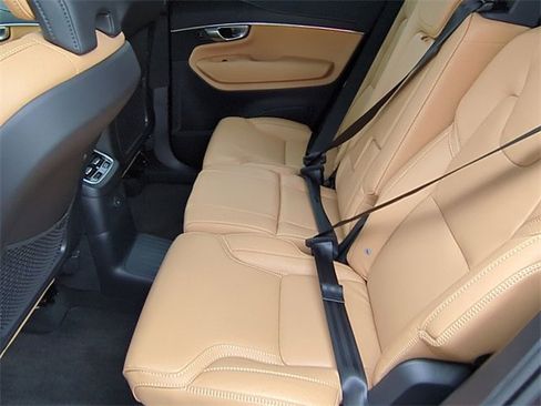 Used 2024 Volvo XC90 T8 Ultimate image 17