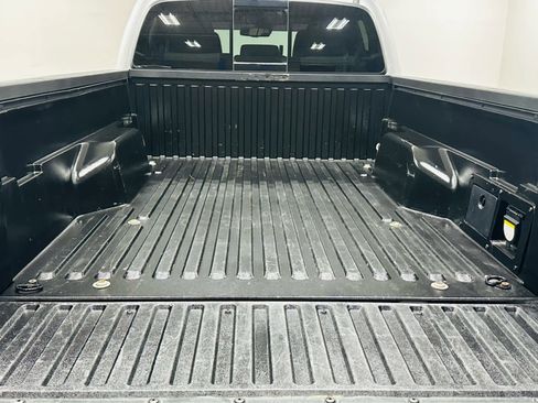 Certified 2022 Toyota Tacoma TRD Off-Road image 24