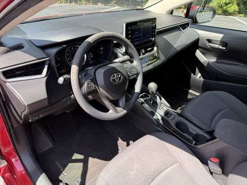 Used 2020 Toyota Corolla LE w/ Carpet Mat Package (TMS) FWD image 11