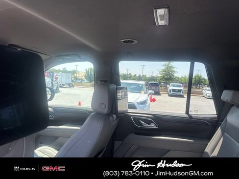 Used 2021 GMC Yukon SLT w/ Rear Media and Nav Package AWD/4WD image 7