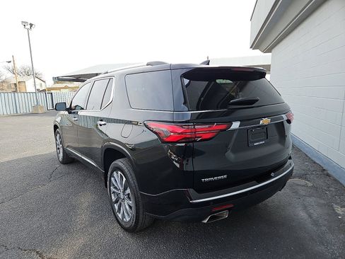 Used 2023 Chevrolet Traverse Premier image 3
