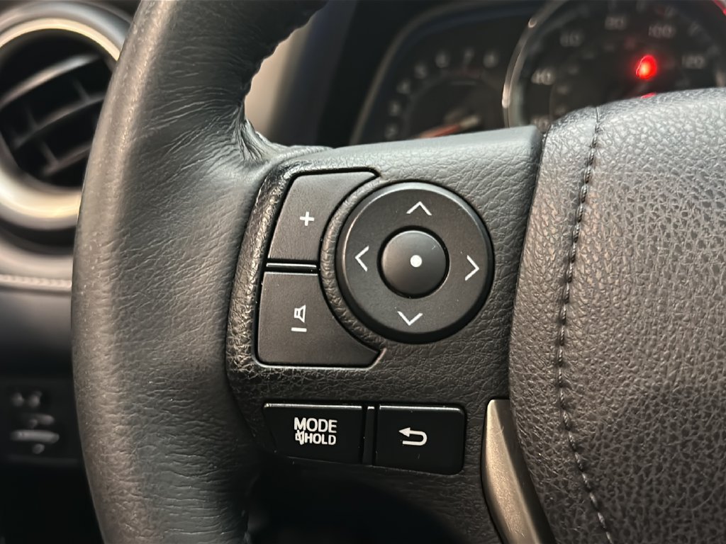 Used 2015 Toyota RAV4 Limited w/ Technology Package AWD/4WD image 28