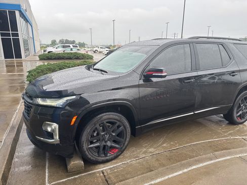 Used 2023 Chevrolet Traverse Premier w/ Redline Edition FWD image 1