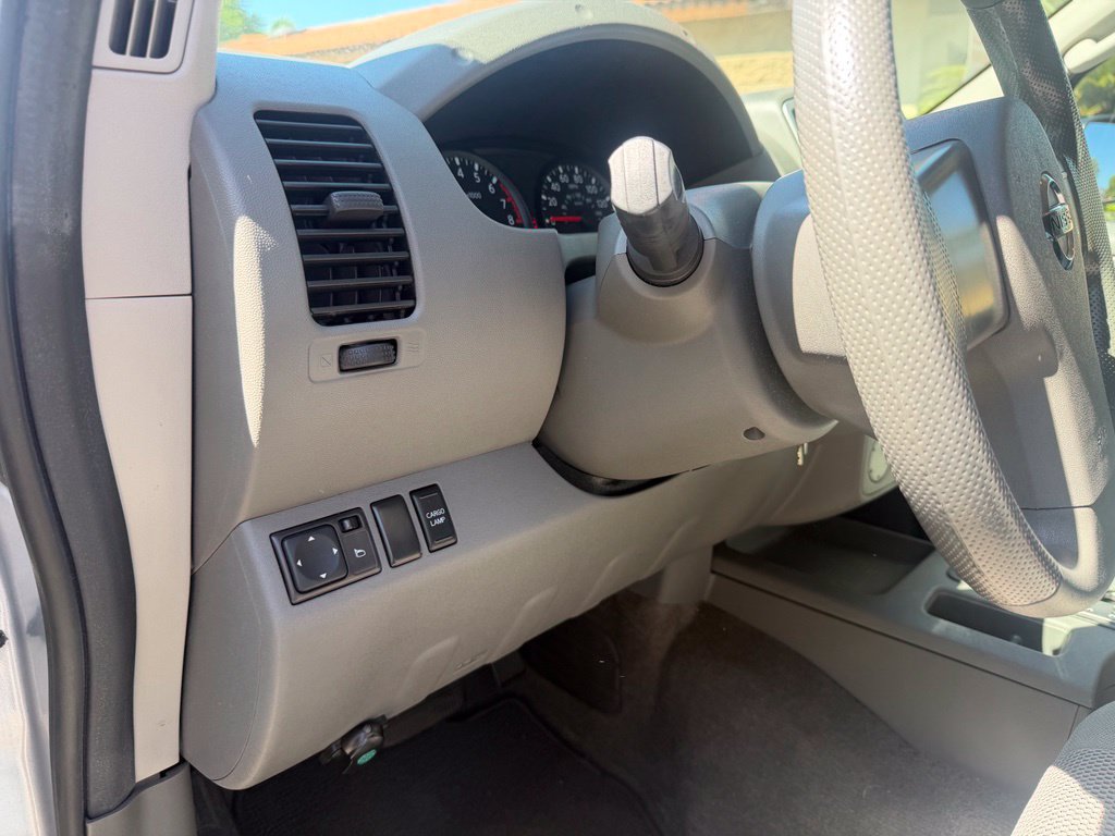 Used 2009 Nissan Frontier SE w/ SE Value Truck Pkg RWD image 20