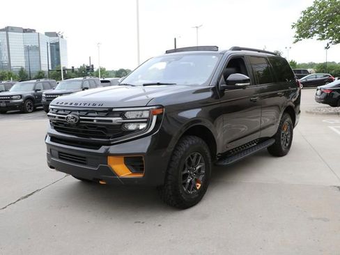 Used 2025 Ford Expedition Tremor AWD/4WD image 3