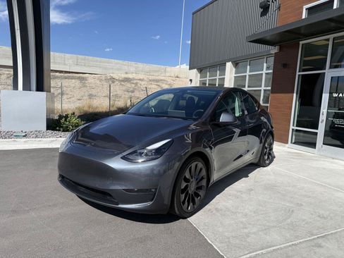 Used 2022 Tesla Model Y Performance AWD/4WD image 4