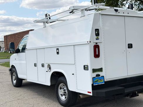 Used 2022 Chevrolet Express 3500 w/ Power Convenience Package RWD image 38