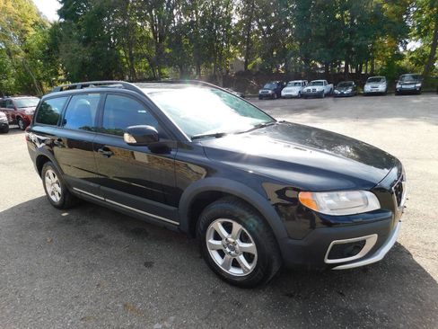 Used 2009 Volvo XC70 3.2 image 1