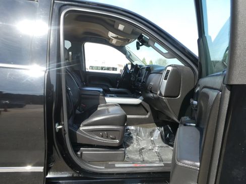 Used 2015 Chevrolet Silverado 2500 LTZ w/ LTZ Plus Package image 24