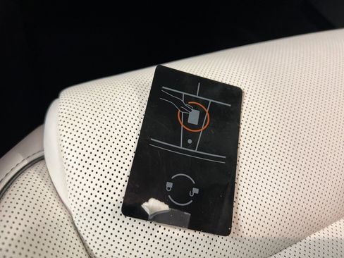 Used 2022 Tesla Model S Plaid image 34